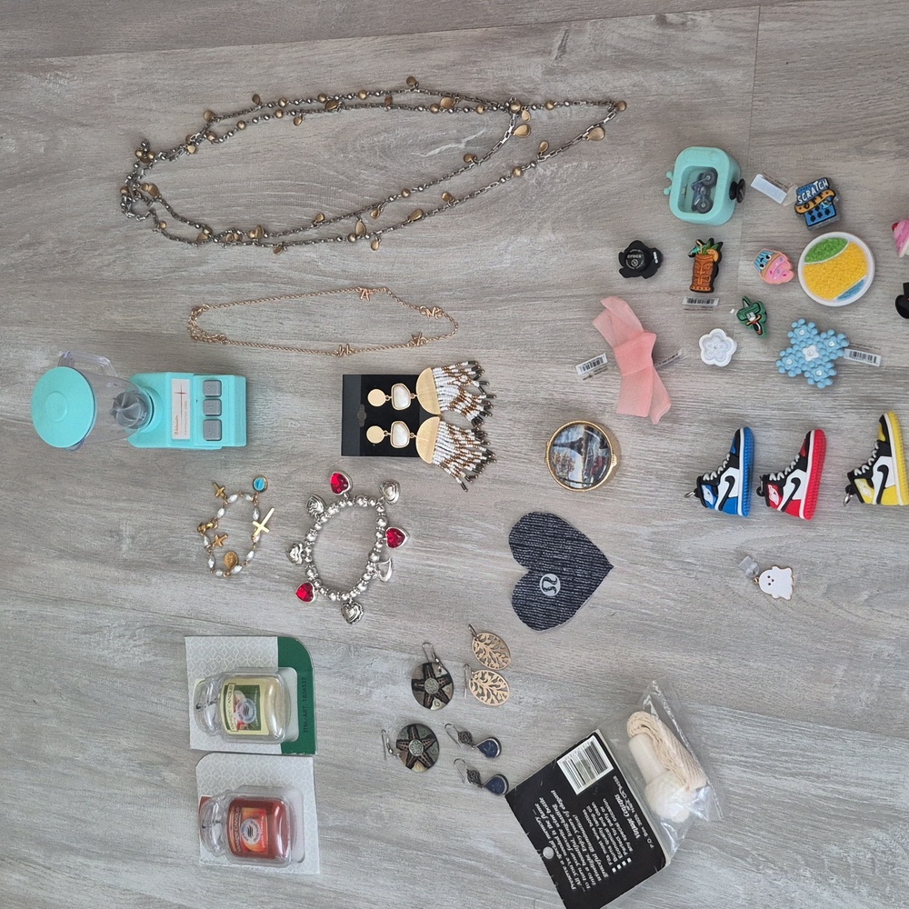 JUNK DRAWER GRAB BAG LULULEMON Nike & MORE Assorted Jewelry and Accessories